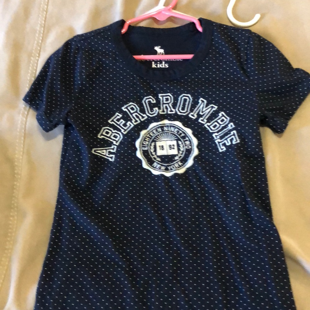 Abercrombie and kids blue polkadot brand T-shirt